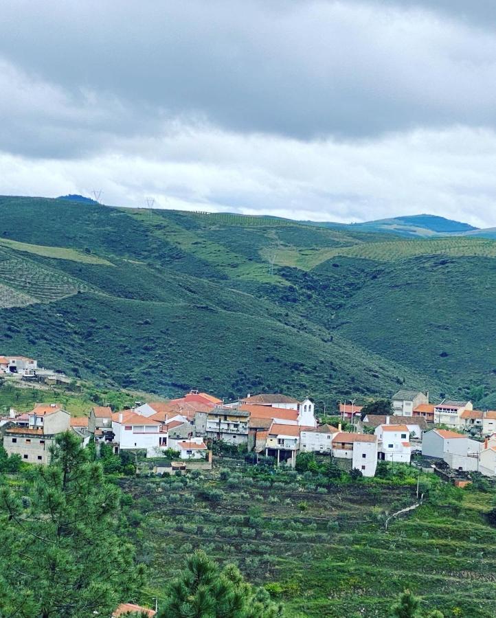 בית הארחה טורה דה מונקורבו 	Casa Do Ti Latoeiro מראה חיצוני תמונה