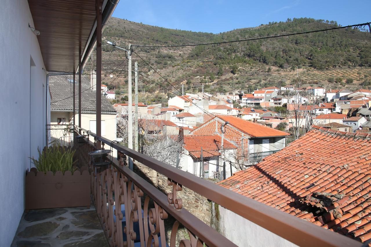 בית הארחה טורה דה מונקורבו 	Casa Do Ti Latoeiro מראה חיצוני תמונה