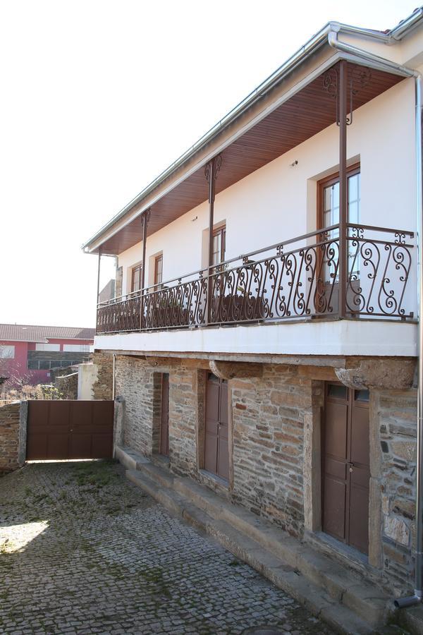 בית הארחה טורה דה מונקורבו 	Casa Do Ti Latoeiro מראה חיצוני תמונה